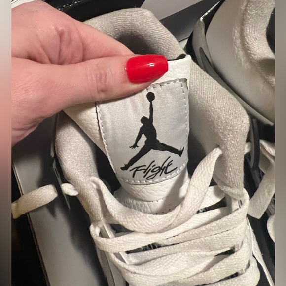 Men’s size 11 Jordan 4’s Retro Military Black in color. NWT. Never worn. - Picture 5 of 13